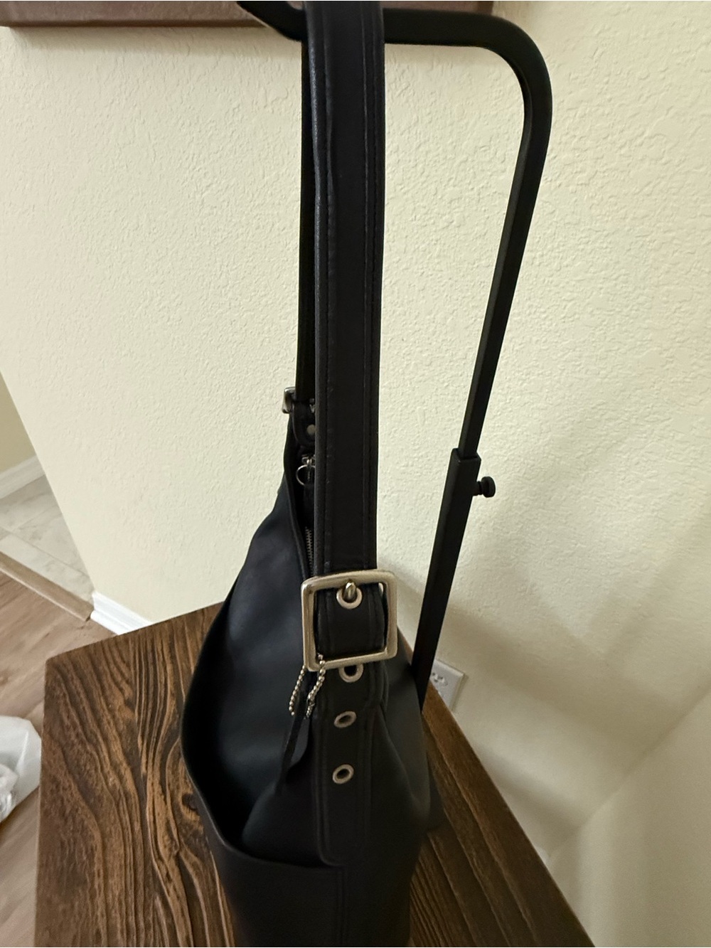 Vintage Coach Ergo Zip Hobo 9058 | Black Glove-Tanned Leather | (2000) - Picture 3 of 14